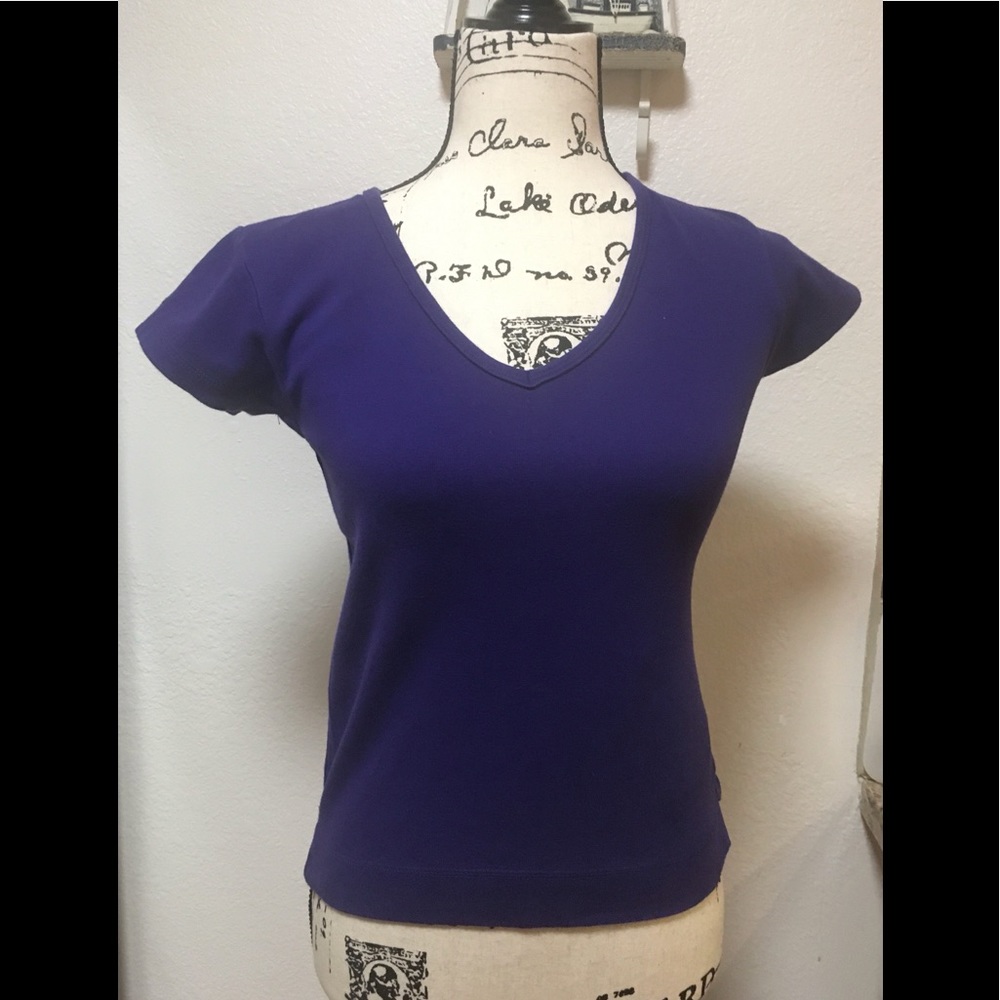 Cute short sleeved purple top